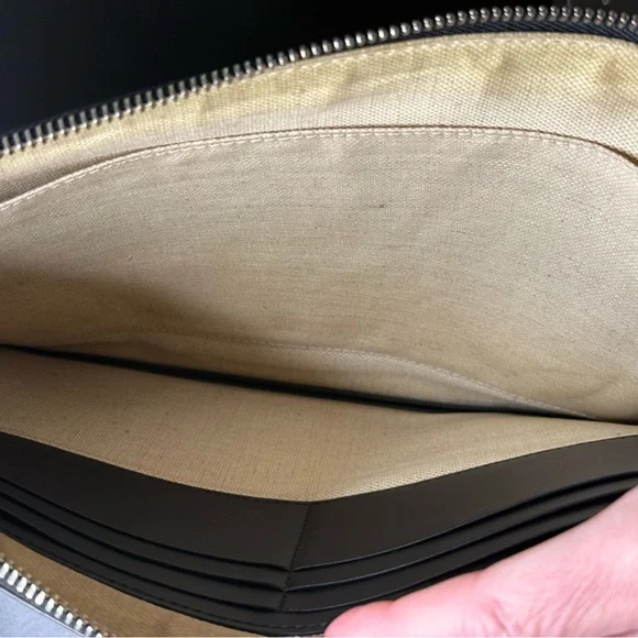 Authentic GG Supreme Monogram Blind For Love Wristlet Pouch Black - Picture 7 of 8